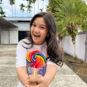 Wallpaper Naisa Alifia Yuriza