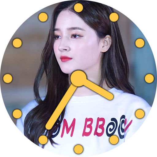 Nancy Momoland Clock Wallpaper