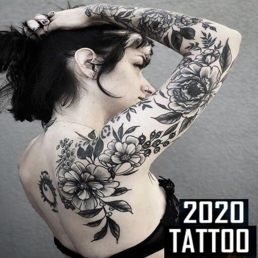 Tatuagem feminina na perna