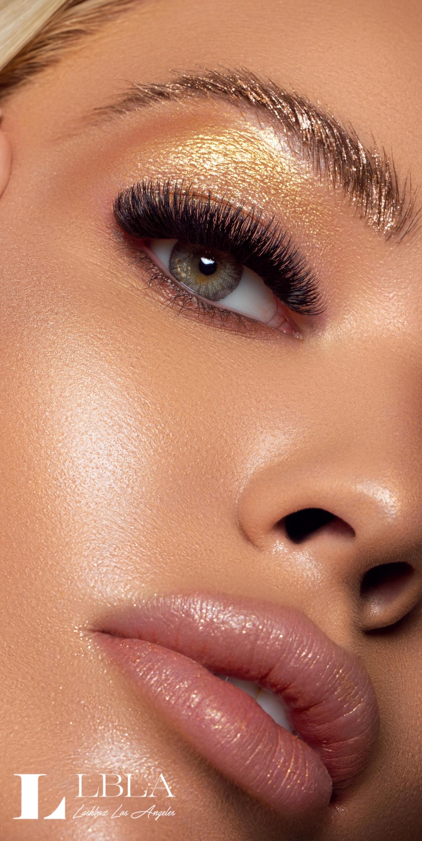 Download LashBox LA android on PC