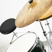 ドラムの演奏を学ぶ